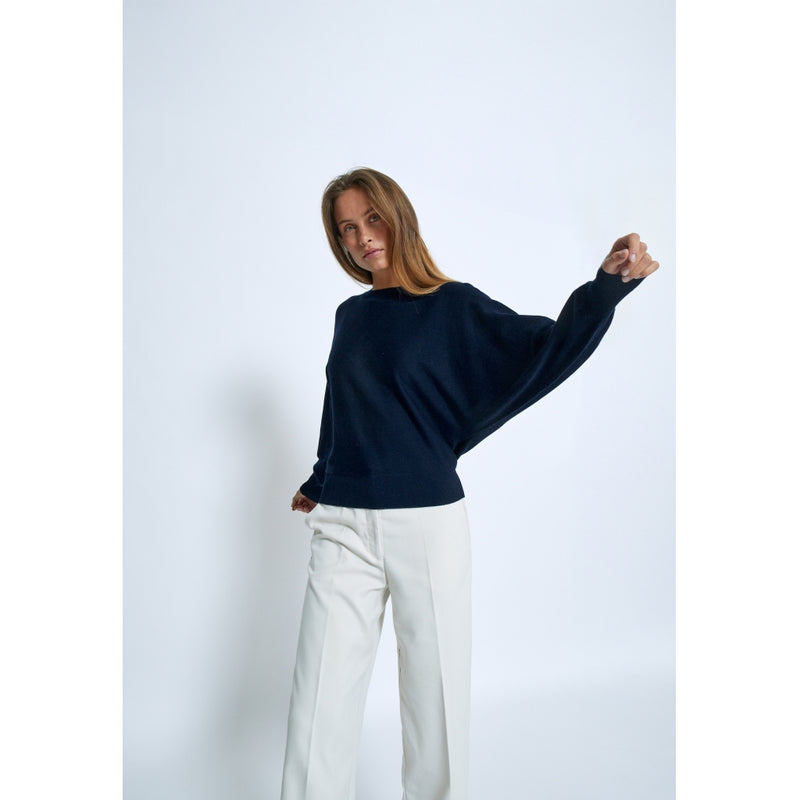 Dana bat sleeve Black Iris Solid