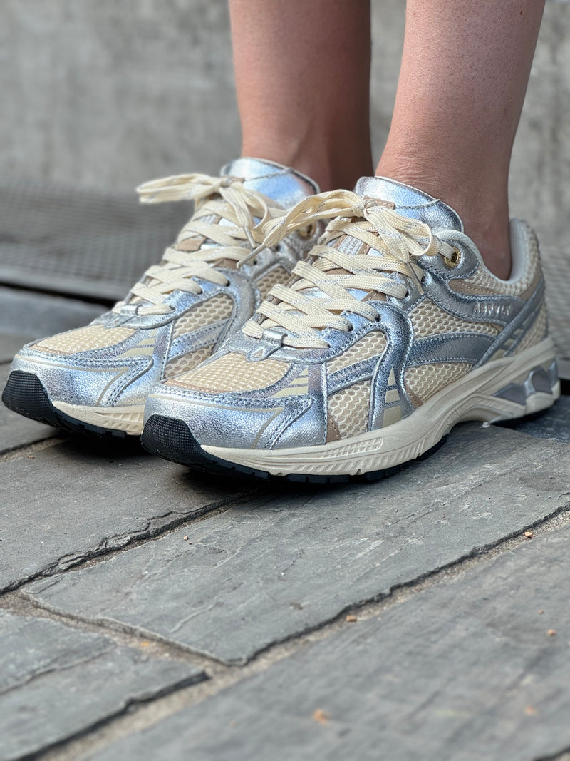 City run Silver tan