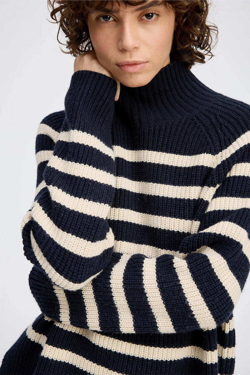 Arissa knit Navy