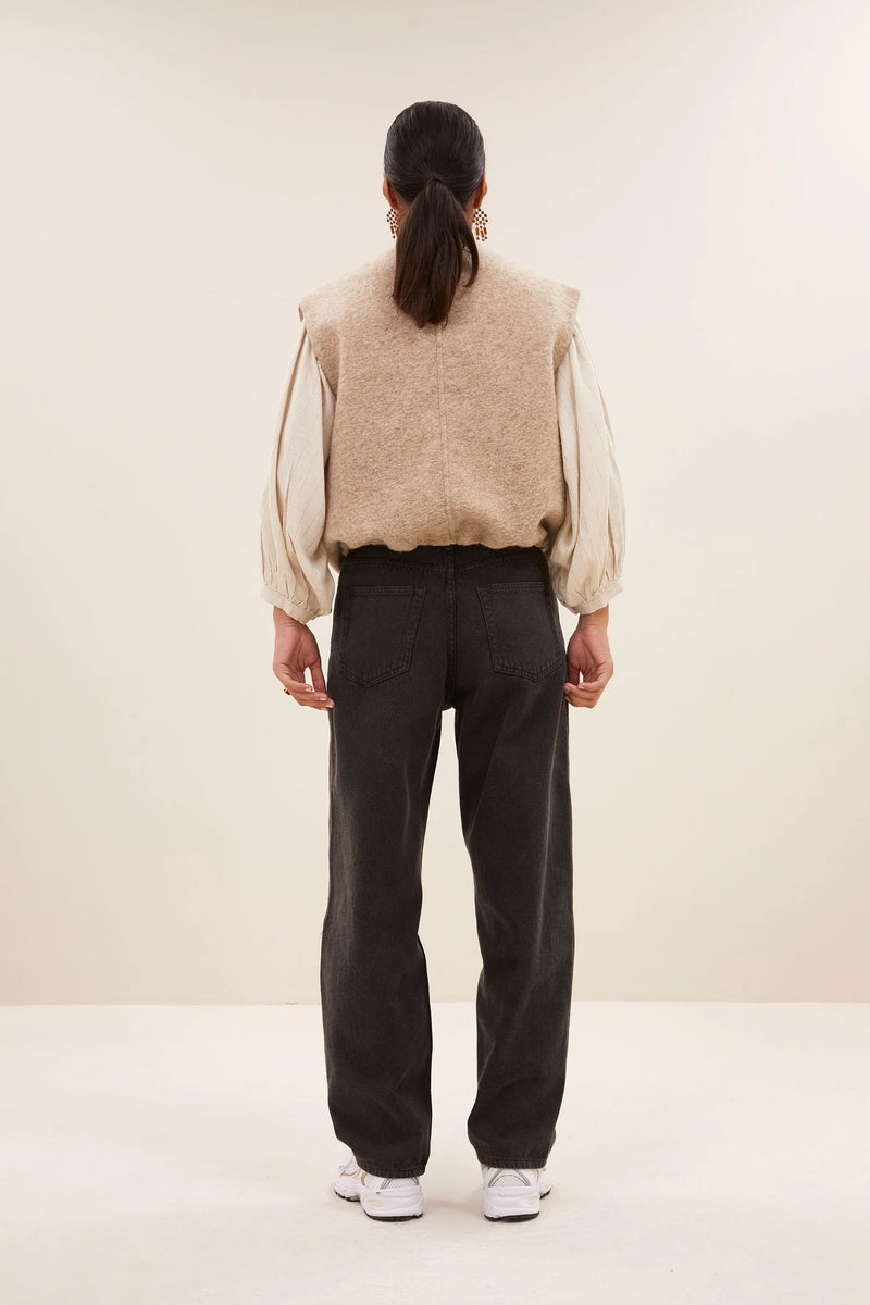 Maggie sleeveless jacket Dark sand