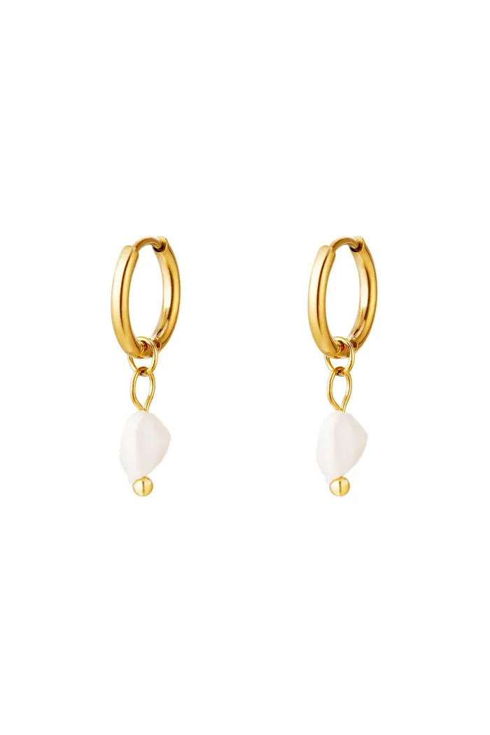 Oorbel sweet water pearl - goud (per stuk)