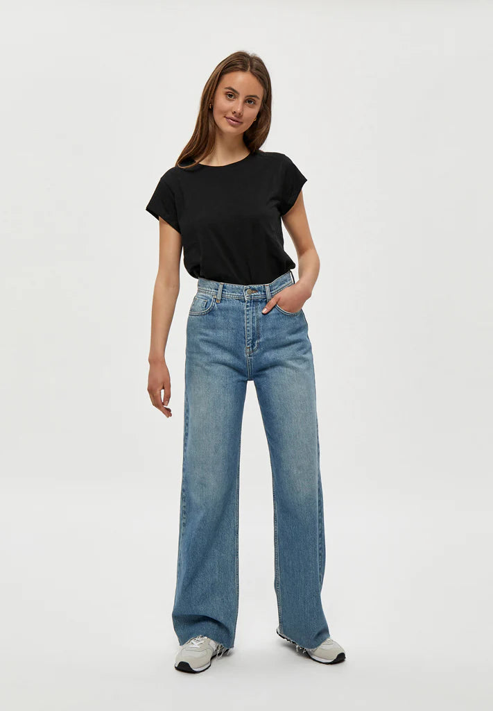 Leti tee Black